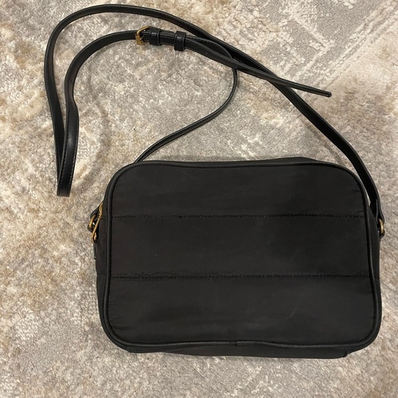 Banana Republic Black Crossbody Purse Handbag Bag Wallet Card Slots Minimalist - Picture 2 of 15